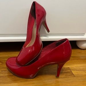 Madden girl red patent leather heels, size 9.5, barely worn!
